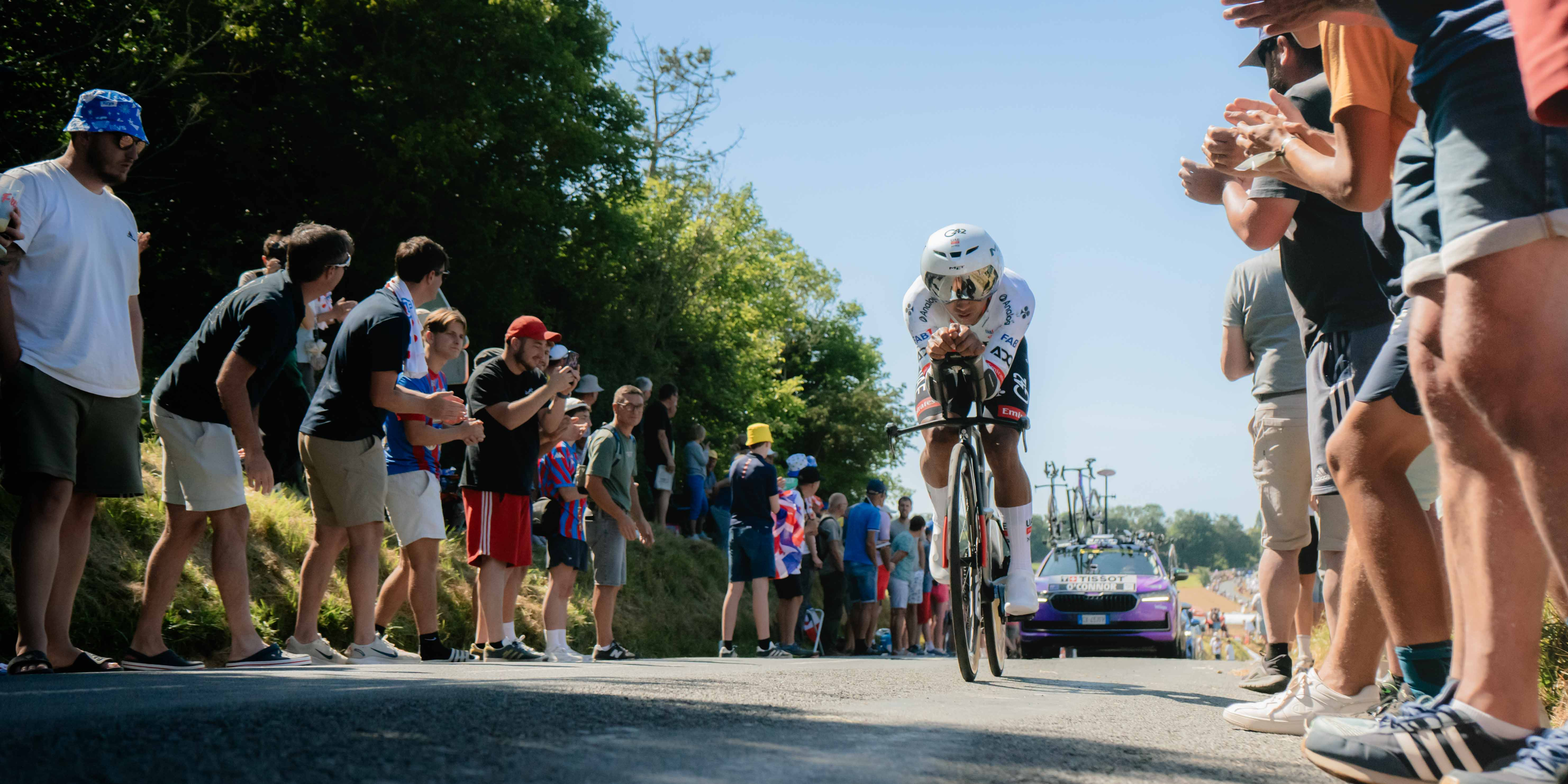 Course contre la montre avec des suporters